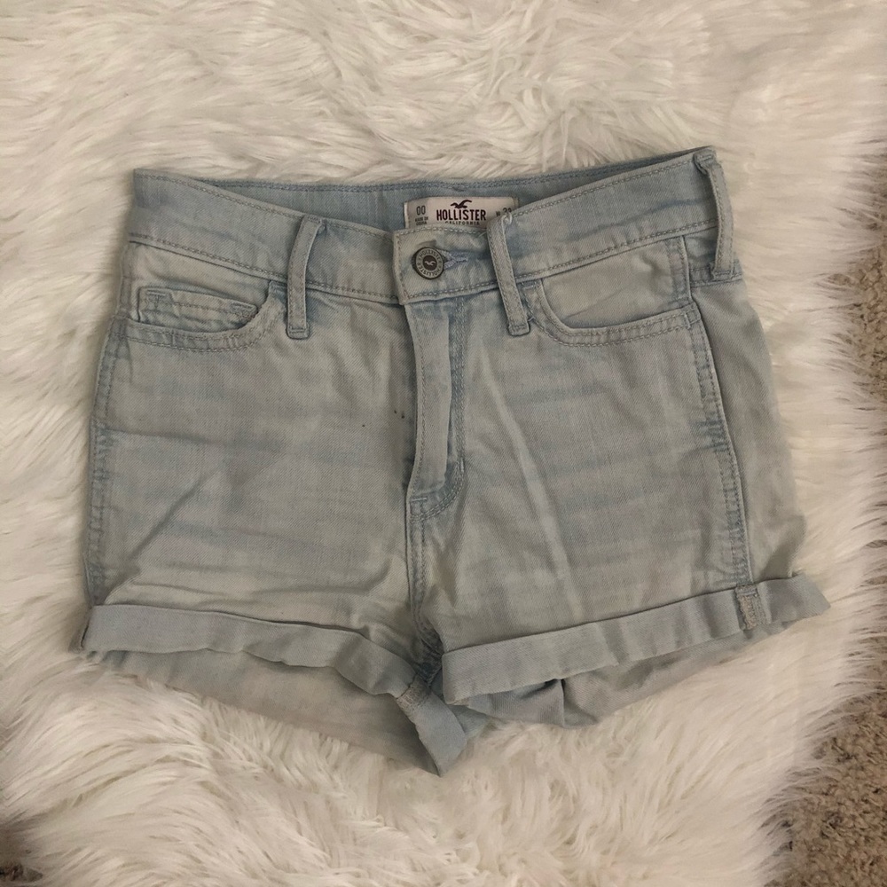 HOLLISTER HIGH RISE SHORTS